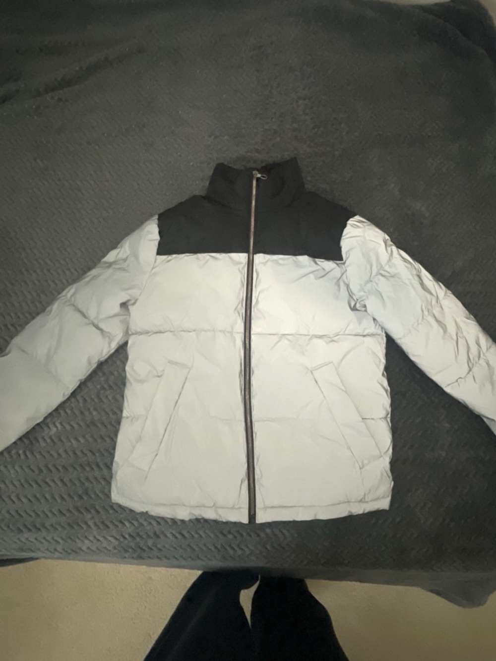 Fashion Nova Men's Light Gray and Black Puffer Jacket
